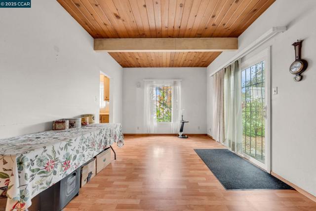 1246 Otis Dr, Alameda CA: https://media.crmls.org/mediaz/912cf94e-c25e-46e2-b910-9923907bfc7b.jpg