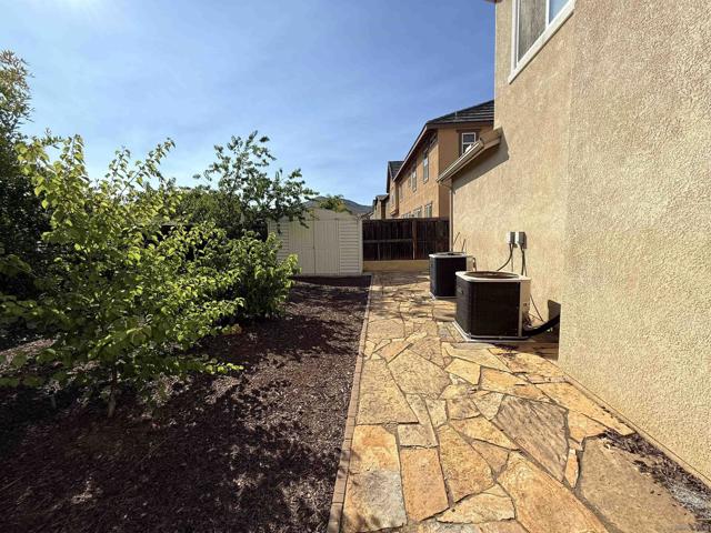 3177 Katharine Dr, Escondido CA: https://media.crmls.org/mediaz/912ee63c-9cbb-48ea-8faa-3ed1a5518b9b.jpg