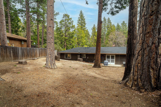 25169 Franklin Drive, Idyllwild CA: https://media.crmls.org/mediaz/9130c4d9-6536-487f-9a08-fb8b83bb884f.jpg
