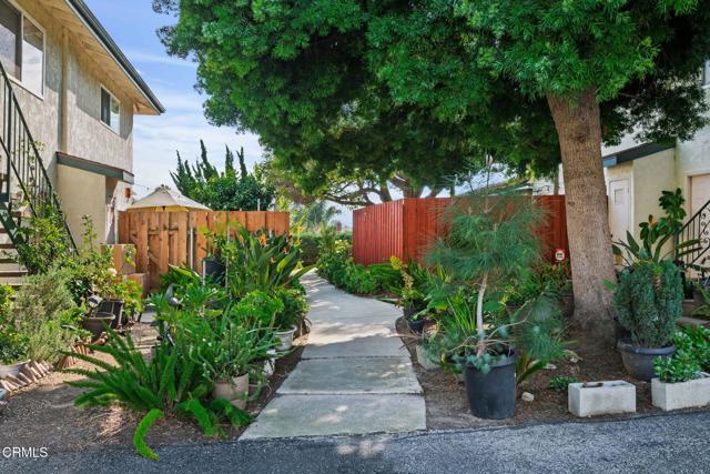 Detail Gallery Image 2 of 22 For 331 Northgate Dr #D,  Goleta,  CA 93117 - 3 Beds | 2 Baths