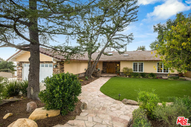 2553 Carpenter Street photo 2
