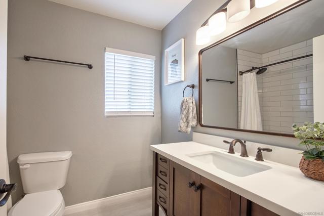 2258 Charise St, Escondido CA: https://media.crmls.org/mediaz/91333496-7bd5-489c-8057-a6c018b03f36.jpg