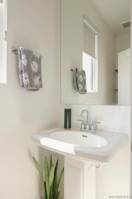 6861 Secano St, San Diego CA: https://media.crmls.org/mediaz/9133ac84-ebd4-404b-a1cb-7d6d1e54fbd7.jpg