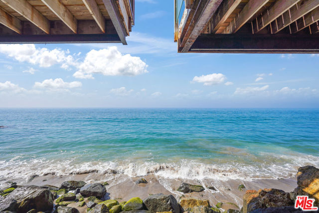 20456 Pacific Coast Highway, Malibu CA: https://media.crmls.org/mediaz/9133c05d-f22e-438f-af32-3d4ce576cba7.jpg