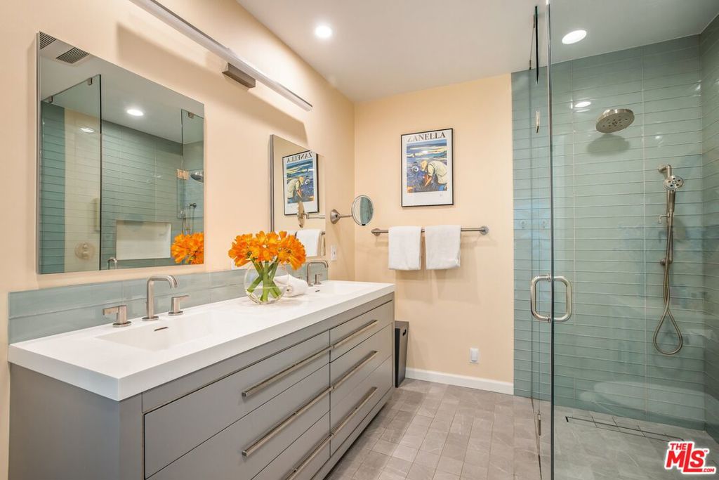 MLS #25590401 image #24