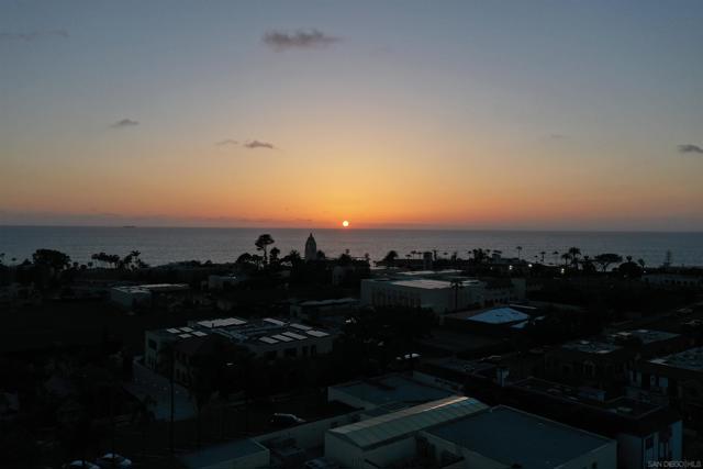 7550 Eads Ave, La Jolla CA: https://media.crmls.org/mediaz/9133e935-ab8c-4151-9835-7df6922996ab.jpg