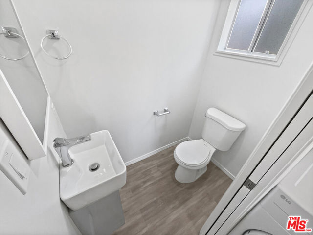 5722 Hazelbrook Avenue, Lakewood CA: https://media.crmls.org/mediaz/91346f17-592b-49bc-988d-746b09228b5e.jpg