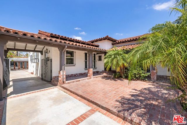 133 N Alta Vista Boulevard, Los Angeles CA: https://media.crmls.org/mediaz/913480c8-8923-4714-b56a-6912df9e1041.jpg