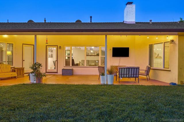 360 Alpine Ave, Chula Vista CA: https://media.crmls.org/mediaz/913525f7-9803-4aba-9735-b45ece5dd71a.jpg