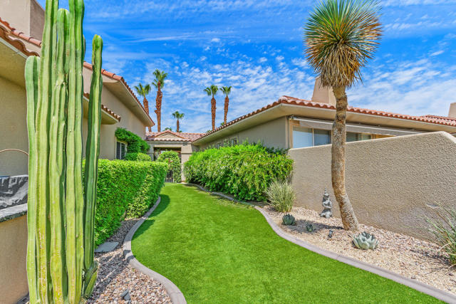187 Kavenish Drive, Rancho Mirage CA: https://media.crmls.org/mediaz/913535f5-f307-481e-9521-331d3d952b18.jpg