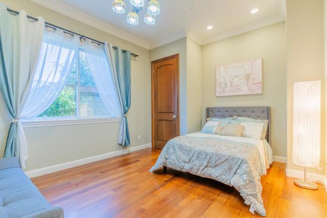 Image 47 of 69 For 18788 Devon Avenue