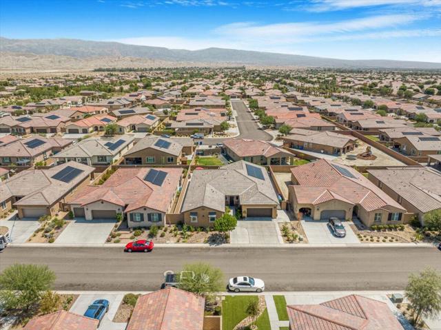 40804 Varese Street, Indio CA: https://media.crmls.org/mediaz/9135f0c5-9720-4913-90a6-4eaaa8b4515e.jpg