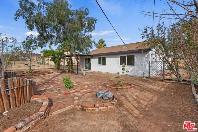 6042 Cahuilla Avenue,  CA: https://media.crmls.org/mediaz/91362659-4a52-453b-944d-9d8d92ffc47f.jpg
