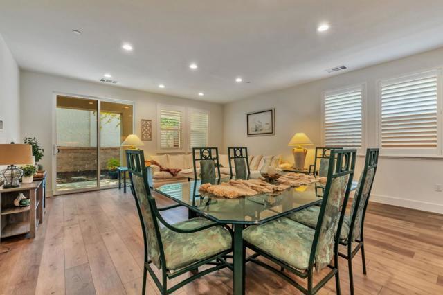 2071 Santoro Way, Hollister CA: https://media.crmls.org/mediaz/91367618-6550-4043-9d1f-e0cefaaa79be.jpg