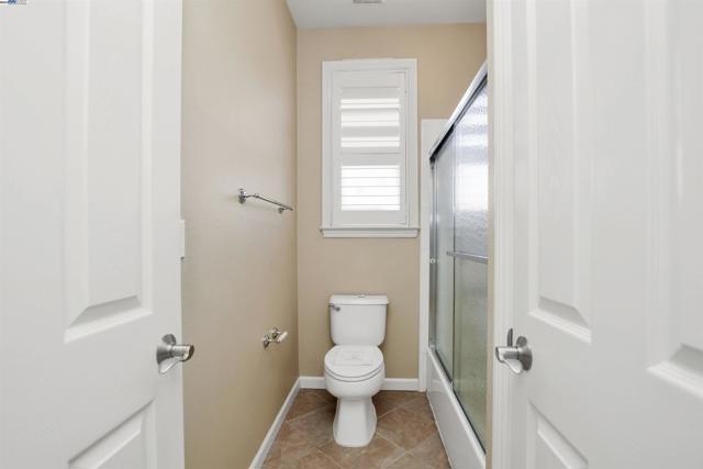 5618 Arcadia Cir, Discovery Bay CA: https://media.crmls.org/mediaz/9136ff04-1815-4181-ae7f-31da010c3984.jpg