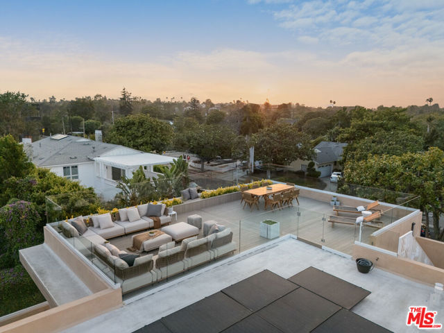 11622 Charnock Road, Los Angeles CA: https://media.crmls.org/mediaz/91372b21-55f0-40be-a706-b82361a5a3b1.jpg