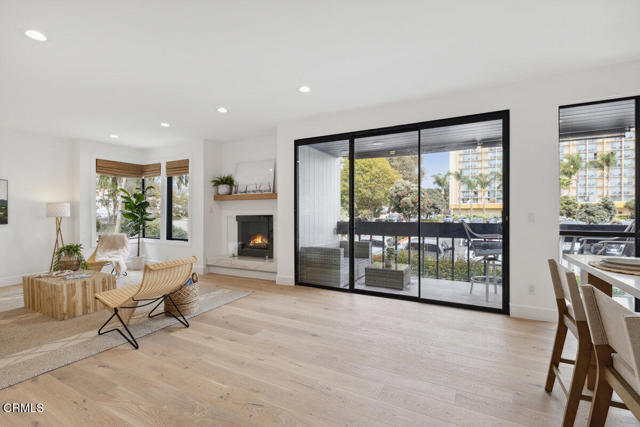 Detail Gallery Image 10 of 49 For 350 Paseo De Playa #121,  Ventura,  CA 93001 - 3 Beds | 2/1 Baths