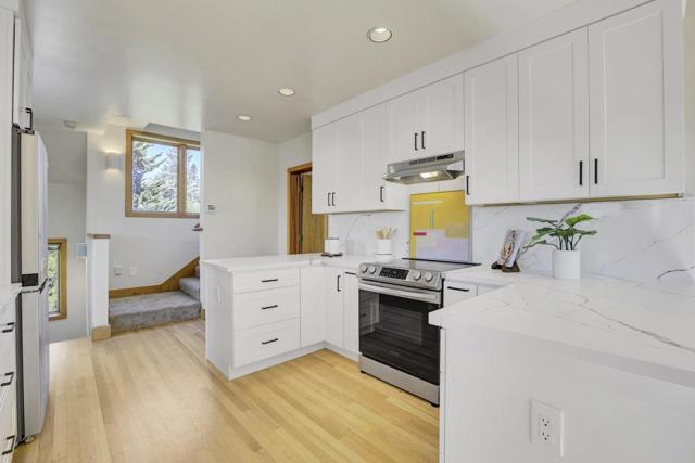 50 Hermosa Avenue, Oakland CA: https://media.crmls.org/mediaz/91388eef-d43a-4691-9ea3-31b3383ef50e.jpg