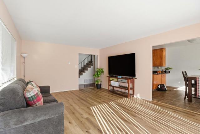 503 W Fox Court, Redwood City CA: https://media.crmls.org/mediaz/91390047-03dc-471f-abce-58752a7c06f8.jpg