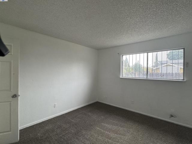3338 Zamora Way, Stockton CA: https://media.crmls.org/mediaz/913930fa-9e30-41ef-9167-566d0bdc871e.jpg