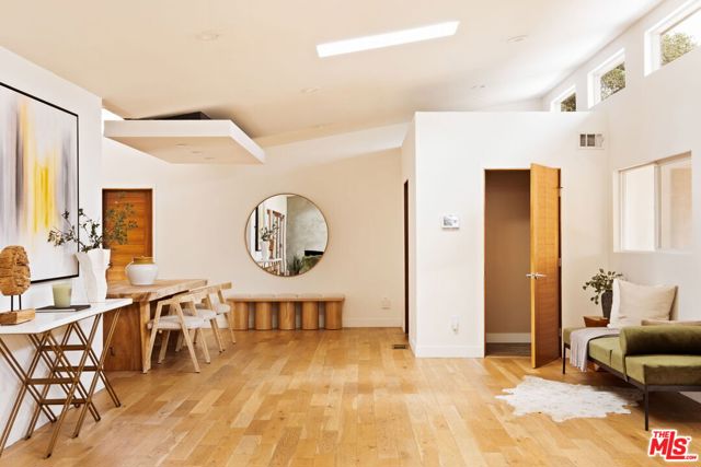 3019 Surry Street, Los Angeles CA: https://media.crmls.org/mediaz/91397927-d69d-4f4a-845c-0b5337d87292.jpg