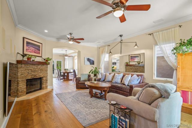 867 E Avenue, Coronado CA: https://media.crmls.org/mediaz/9139c0bd-e17b-4a08-b7ee-c7d5e96a2d86.jpg