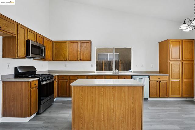 Image 8 of 29 For 4019 Villa Gomez Ln