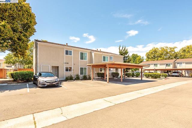 4562 Deerfield Ter, Fremont CA: https://media.crmls.org/mediaz/913a0148-6a42-4922-9589-4eab92d5158c.jpg