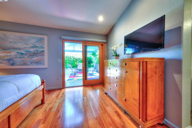 6291 Calle Fuego, Pleasanton CA: https://media.crmls.org/mediaz/913a8695-0a77-4d97-b78d-c52a547f0dd7.jpg