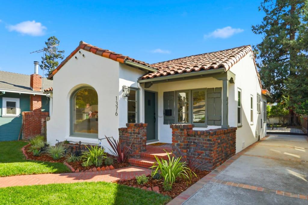 1376 Hanchett Avenue