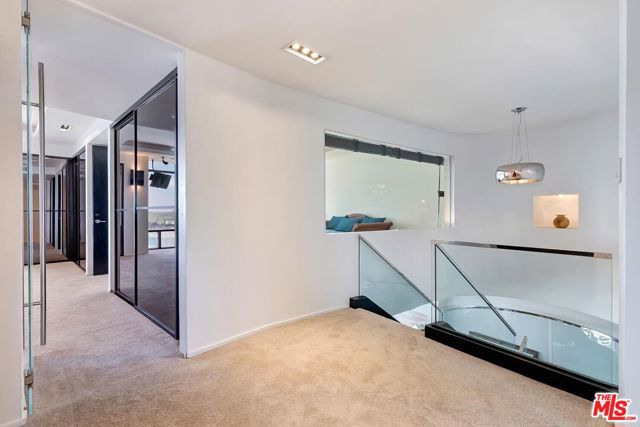 4335 Marina City Drive, Marina del Rey CA: https://media.crmls.org/mediaz/913af4aa-2d8a-4151-851b-7e85e435b0e8.jpg