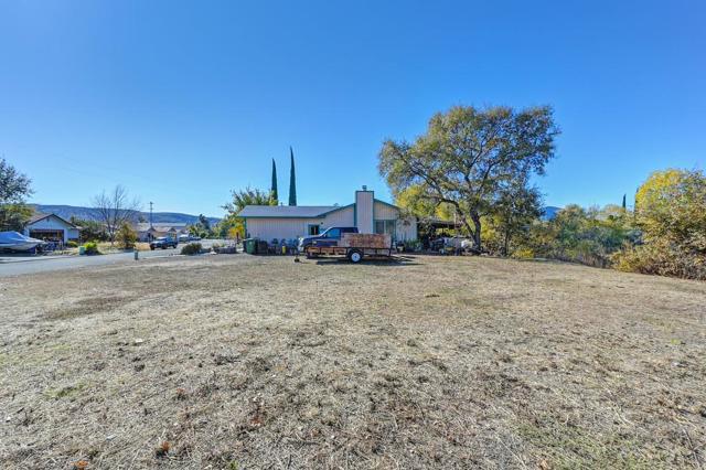 601 Bass Lane, Clearlake Oaks CA: https://media.crmls.org/mediaz/913b391b-97a4-4f0e-b9e4-c9e738562c11.jpg