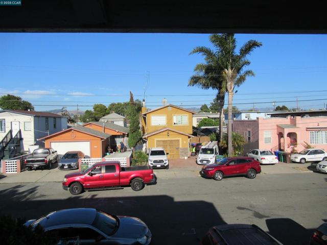 615 15Th St, Richmond CA: https://media.crmls.org/mediaz/913bc919-9982-43da-bb05-f366ef8712e7.jpg