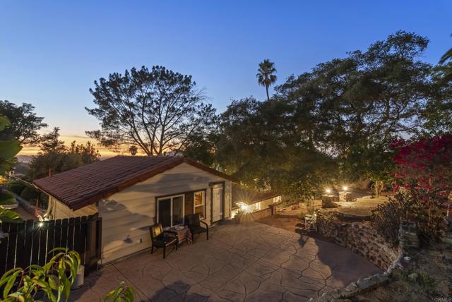 10013 Pandora Drive, La Mesa CA: https://media.crmls.org/mediaz/913c2a4c-8ca8-44cc-849b-687ed7b6237d.jpg
