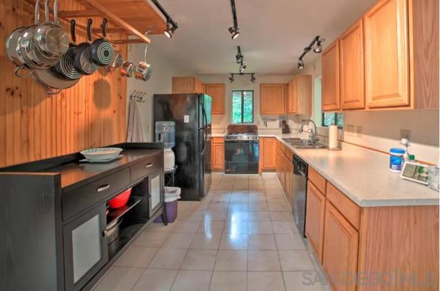 16885 Laurel Road, Los Gatos CA: https://media.crmls.org/mediaz/913c3f56-bc8c-4ea9-b754-a3ec3f50ce8f.jpg