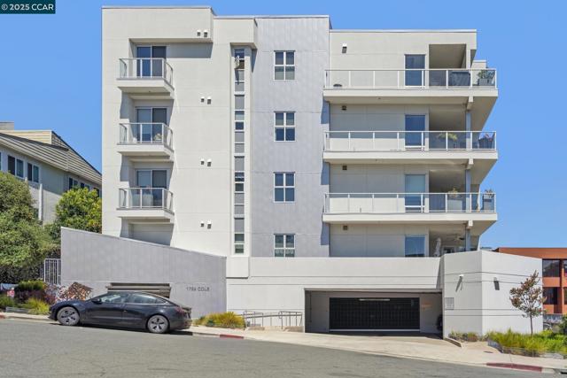 1756 Cole Ave, Walnut Creek CA: https://media.crmls.org/mediaz/913d4712-b41e-4df6-871e-67c4100ca993.jpg