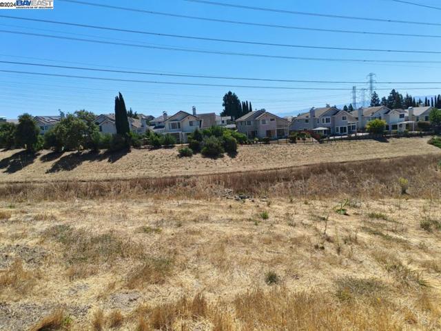 Image 5 of 22 For 43667 Southerland Way