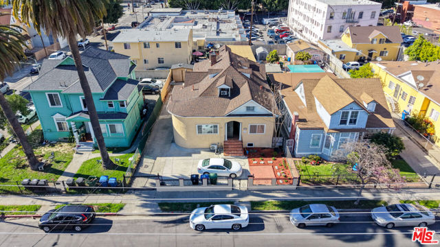 1147 S Westlake Avenue, Los Angeles CA: https://media.crmls.org/mediaz/913dead6-2a0f-4c3b-ac2b-59399ff42b71.jpg