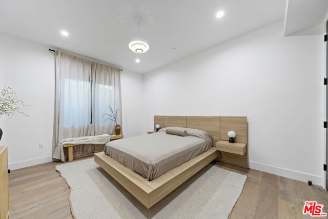 812 W Avenue 37, Los Angeles CA: https://media.crmls.org/mediaz/9140744f-a255-4c9f-a4c5-27e0a5d6dc62.jpg