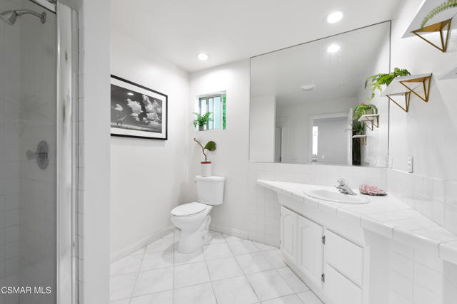 28333 Foothill Drive, Agoura Hills CA: https://media.crmls.org/mediaz/9141a783-d6f7-45e3-a23f-17f525b9a3b9.jpg