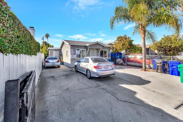 4162 4164 38Th Street, San Diego CA: https://media.crmls.org/mediaz/9141b788-13ba-4bc3-9b3c-60a1b1b53a73.jpg