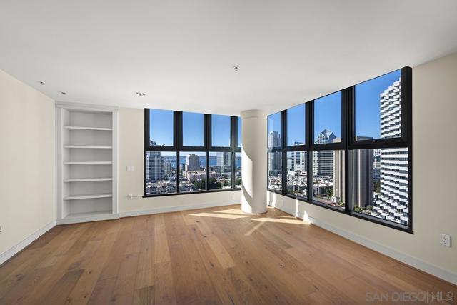 645 Front Street, San Diego CA: https://media.crmls.org/mediaz/9141bad9-9b76-4632-8d8a-9961bdb6e825.jpg