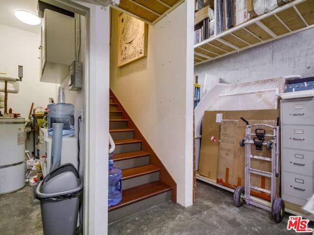1100 S Hope Street, Los Angeles CA: https://media.crmls.org/mediaz/9141f4e6-dffc-4d66-a1e0-bb7a0223fdaf.jpg