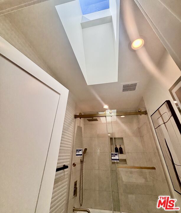5360 Algarrobo, Laguna Woods CA: https://media.crmls.org/mediaz/914269b4-41a7-43ce-9167-a500175ad78f.jpg