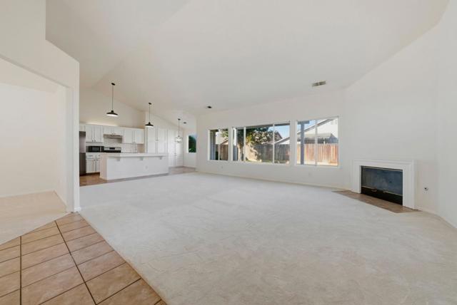 612 Saffron Street, Hanford CA: https://media.crmls.org/mediaz/9142a4b1-1ca4-4693-9140-e1967fc76456.jpg