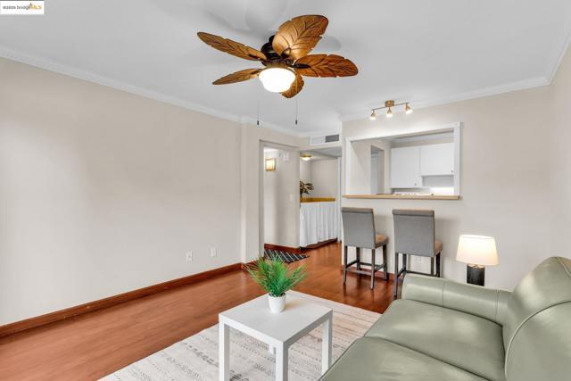 470 N N Civic Drive, Walnut Creek CA: https://media.crmls.org/mediaz/91437d30-1f67-4901-8580-777f8d342ec5.jpg