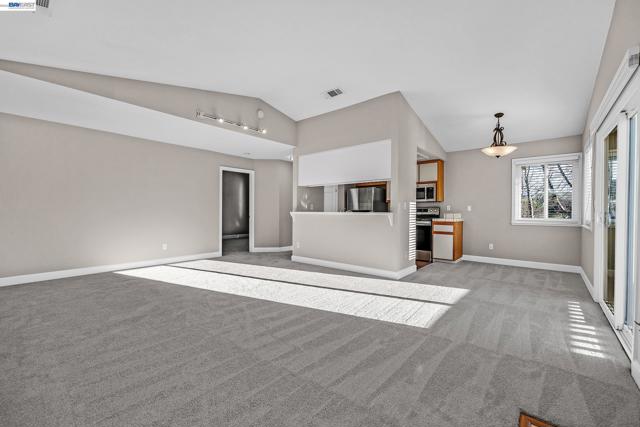 3769 Crow Canyon Rd, San Ramon CA: https://media.crmls.org/mediaz/91439045-6384-4da6-8fc3-6f78147ab7bd.jpg