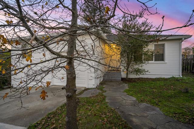 80 Hilltop Drive, San Carlos CA: https://media.crmls.org/mediaz/9143ac7c-8434-4ff3-ba65-ffe161b357f8.jpg