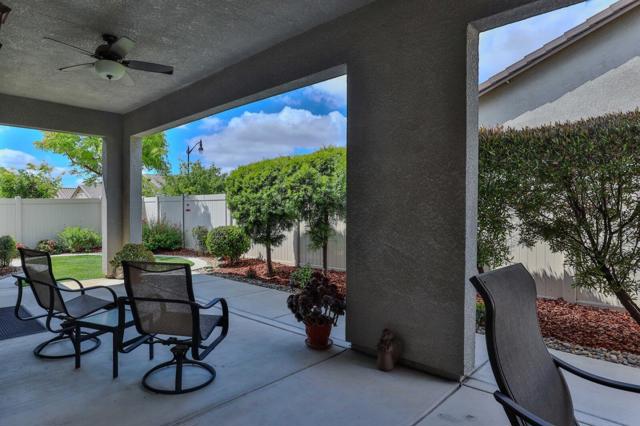 2671 Glen Echo Lane, Manteca CA: https://media.crmls.org/mediaz/9143ce4f-a282-4782-906c-044c7d329a09.jpg