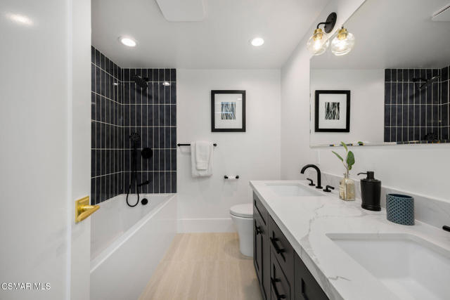 1324 La Granada Drive, Thousand Oaks CA: https://media.crmls.org/mediaz/9145da14-e468-41c2-a353-6408859ab315.jpg